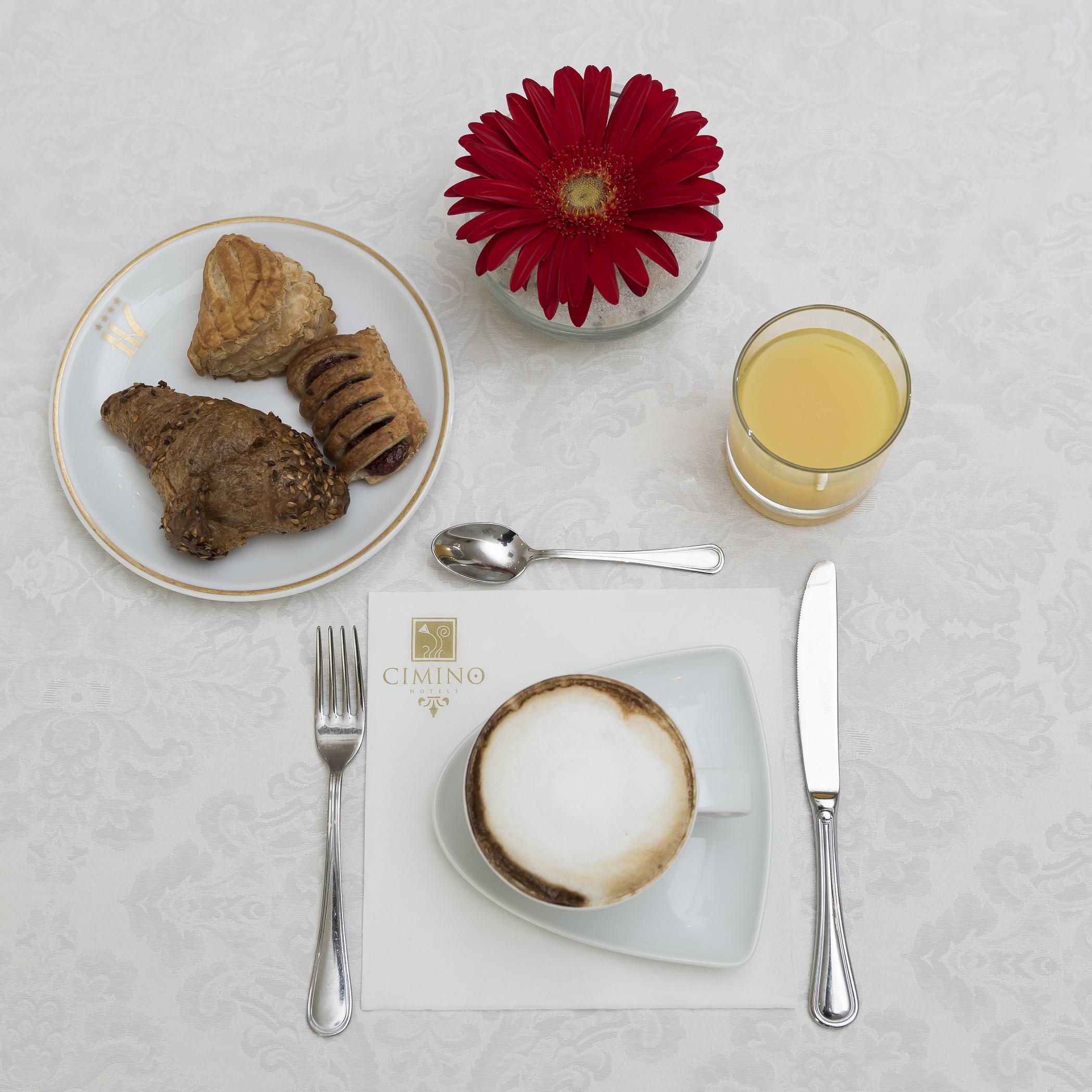 Hotel Vienna Ostenda E Ristorante Il Danubio Римини Екстериор снимка