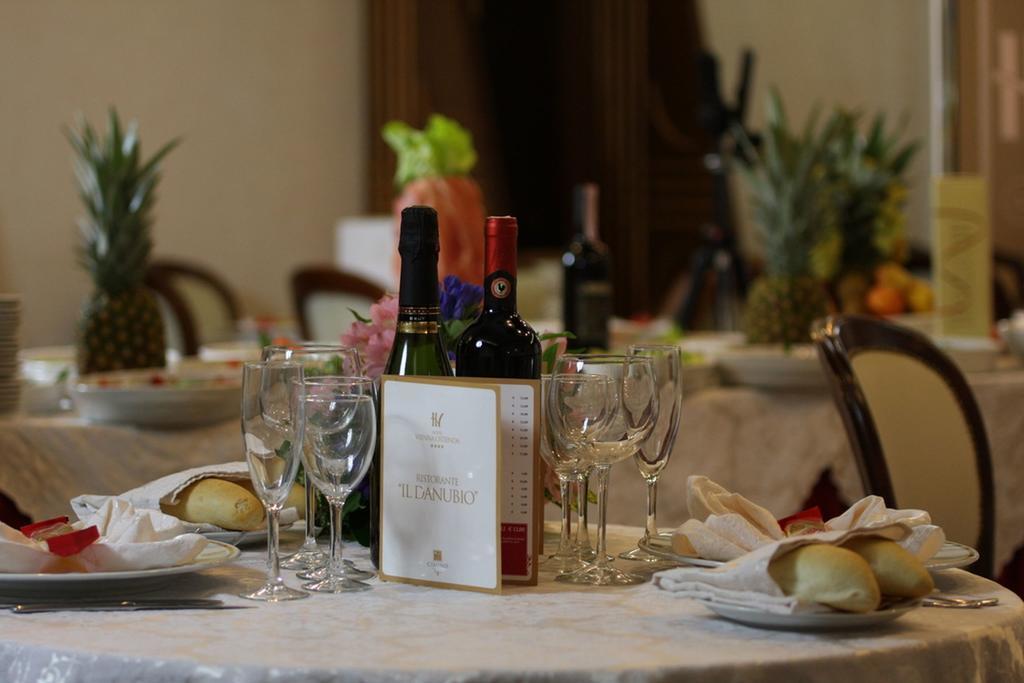 Hotel Vienna Ostenda E Ristorante Il Danubio Римини Екстериор снимка