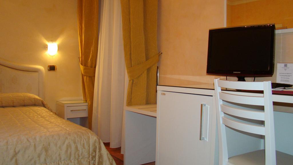 Hotel Vienna Ostenda E Ristorante Il Danubio Римини Екстериор снимка