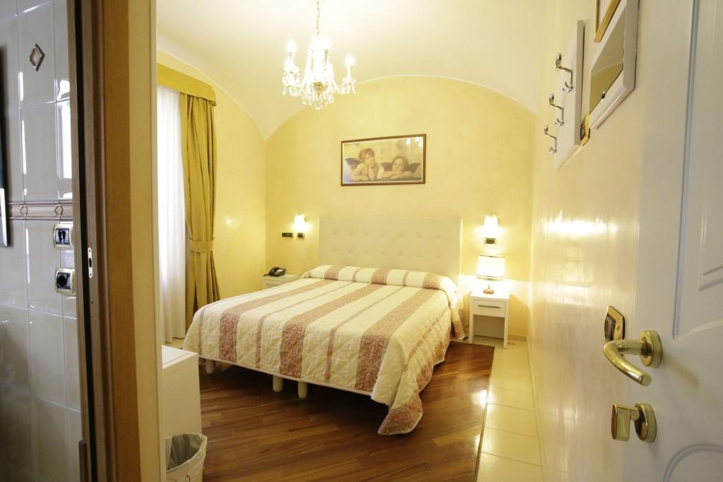 Hotel Vienna Ostenda E Ristorante Il Danubio Римини Екстериор снимка